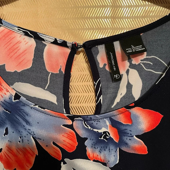 NEW DIRECTION~NAVY BLOUSE~COLD SHOULDER-~LG - Picture 5 of 8